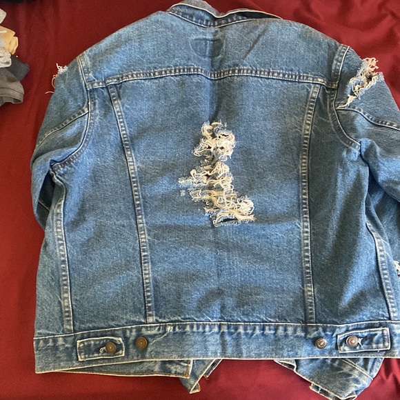 Vintage Grunge 90s Levi Medium Dark Wash Oversized Denim Shredded Jacket - Picture 2 of 5